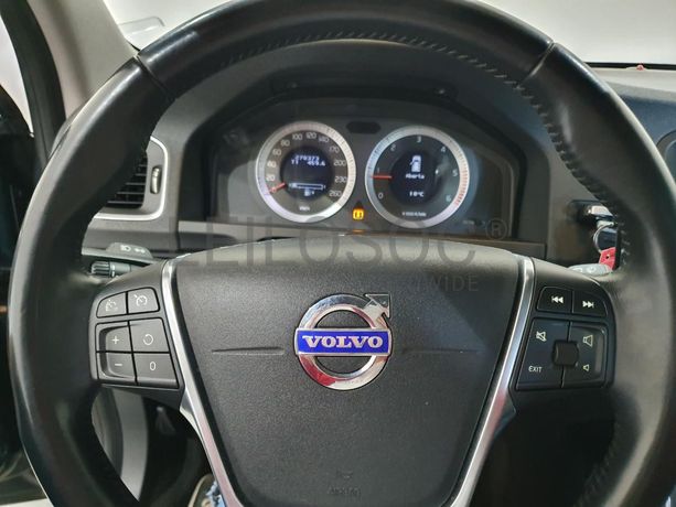 Volvo V60 2.0 · Ano 2011