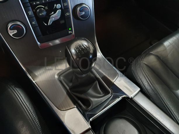 Volvo V60 2.0 · Ano 2011