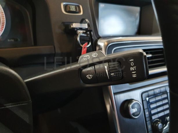 Volvo V60 2.0 · Ano 2011