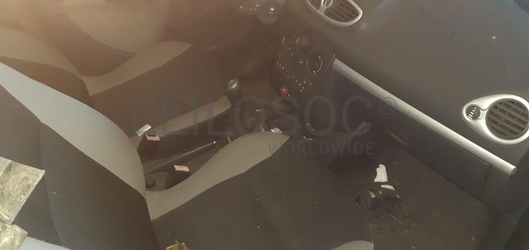 Renault Clio III Grandtour 1.5 DCI · Ano 2012