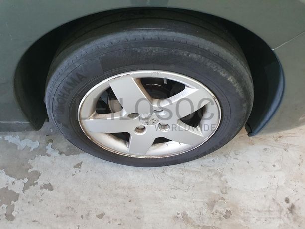 Peugeot 207 1.4 HDI · Ano 2006