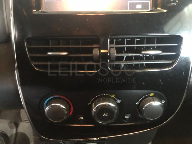 Renault Clio 1.5 DCI · Ano 2013