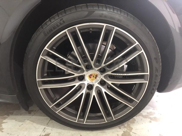Porsche Panamera 4S · Ano 2017