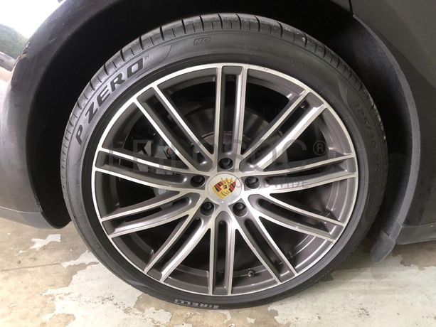 Porsche Panamera 4S · Ano 2017