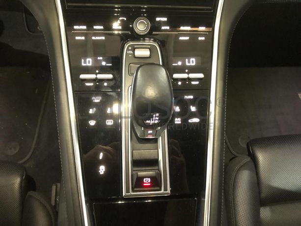 Porsche Panamera 4S · Ano 2017