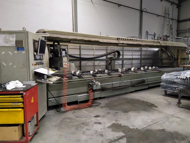 Armazém Industrial (3 Pisos) c/ logradouro· Santa Maria da Feira