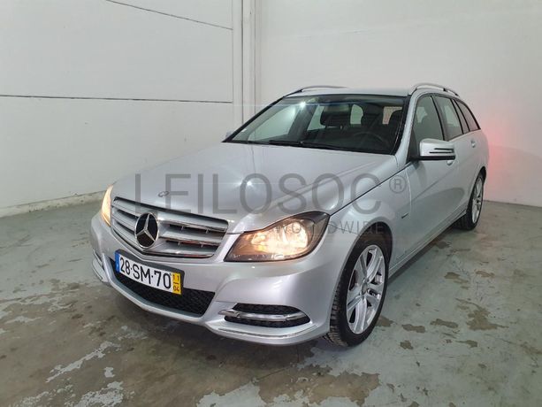 Mercedes-Benz C220 CDI · Ano 2011