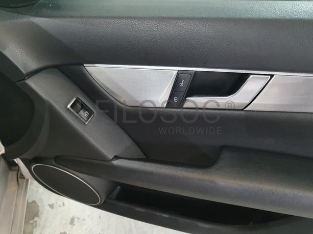 Mercedes-Benz C220 CDI · Ano 2011