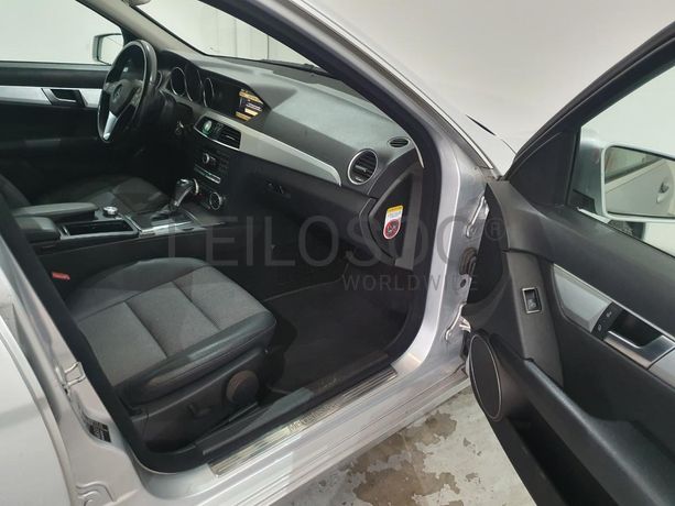 Mercedes-Benz C220 CDI · Ano 2011