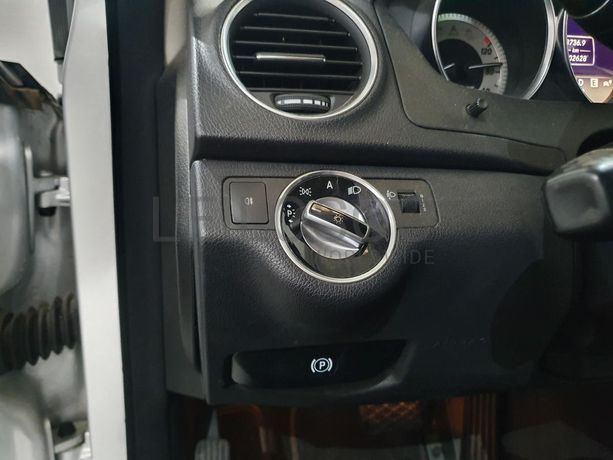 Mercedes-Benz C220 CDI · Ano 2011