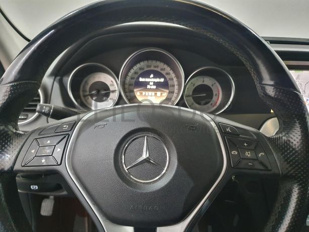 Mercedes-Benz C220 CDI · Ano 2011