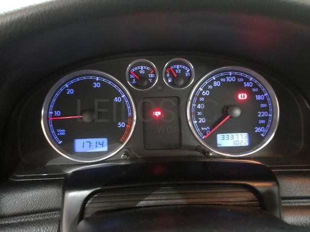 Volkswagen Passat TDI · Ano 2002