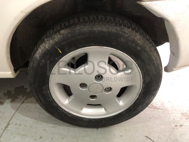 Ford Fiesta Van 1.8 · Ano 1999