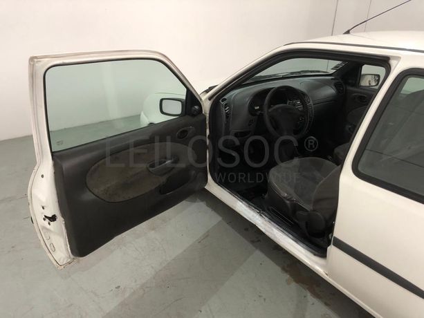 Ford Fiesta Van 1.8 · Ano 1999