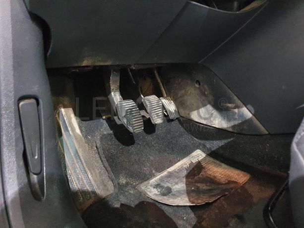 Peugeot 508 SW 1.6 HDI · Ano 2013