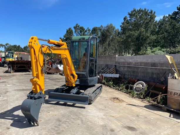 Mini Giratória Yanmar VIO 25