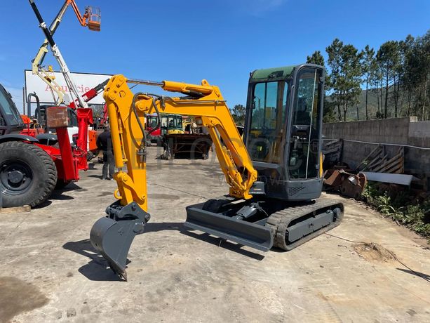 Mini Giratória Yanmar VIO 25