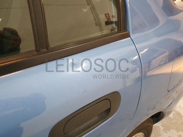 Mitsubishi Carisma 1.6 · Ano 2000