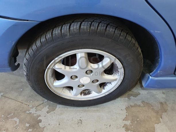 Mitsubishi Carisma 1.6 · Ano 2000