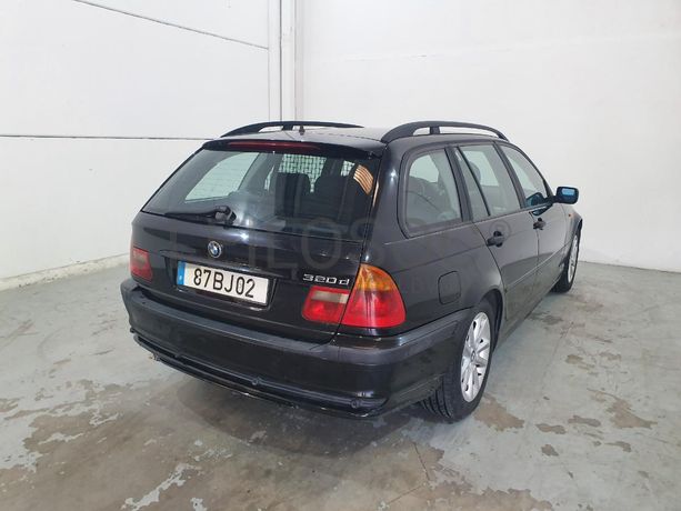 BMW 320D Touring · Ano 2002