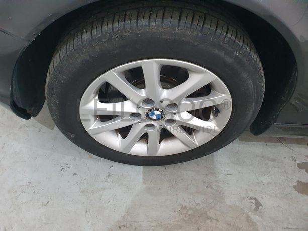 BMW 320D Touring · Ano 2002