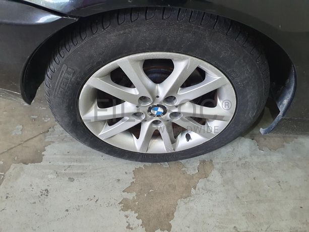 BMW 320D Touring · Ano 2002