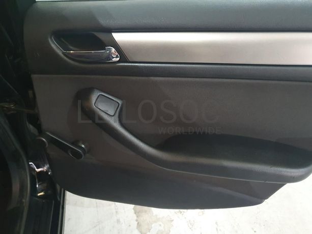 BMW 320D Touring · Ano 2002