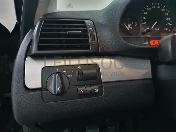 BMW 320D Touring · Ano 2002