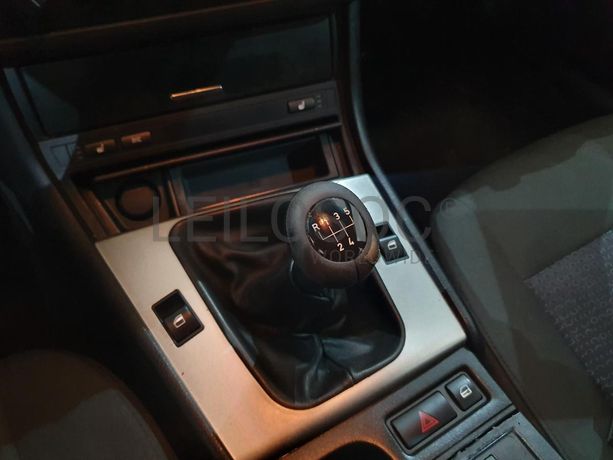 BMW 320D Touring · Ano 2002