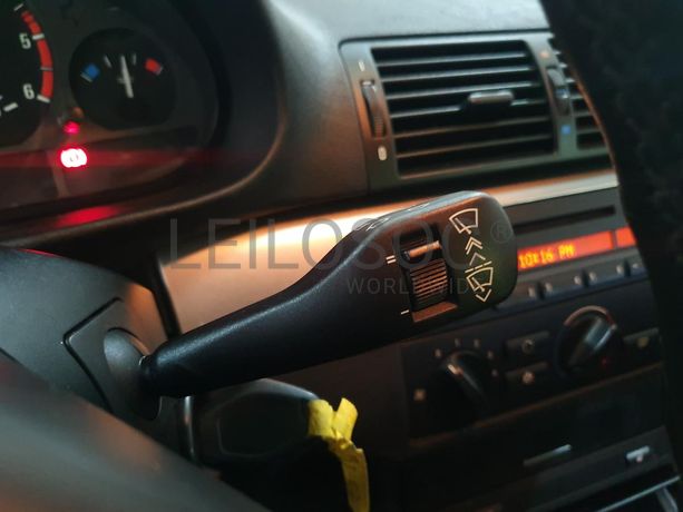 BMW 320D Touring · Ano 2002