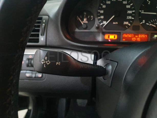 BMW 320D Touring · Ano 2002