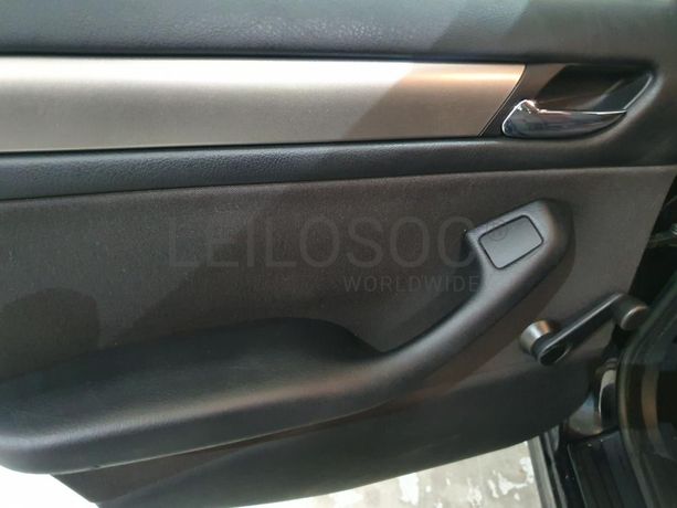 BMW 320D Touring · Ano 2002