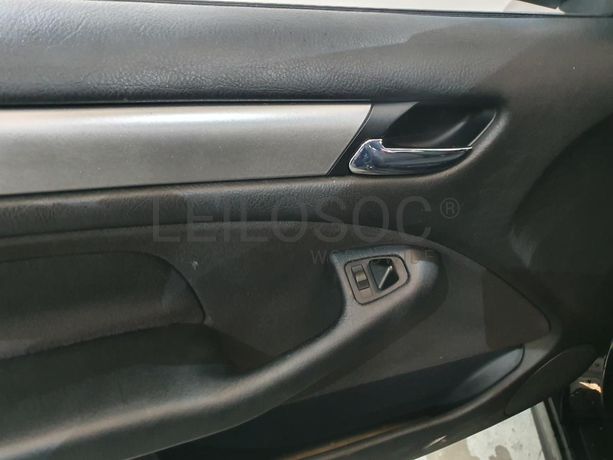 BMW 320D Touring · Ano 2002