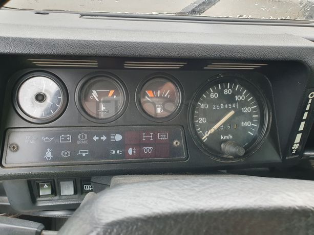 Land Rover Defender 110 300 TDi · 9 lugares · Ano 1997