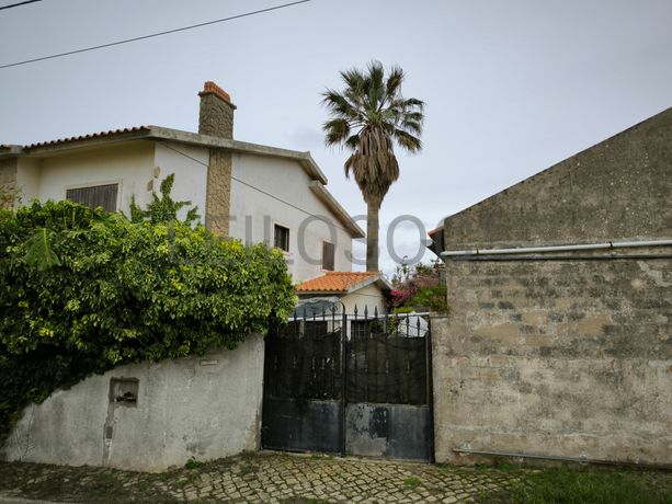 Moradia + Armazém + Terreno  · Torres Vedras