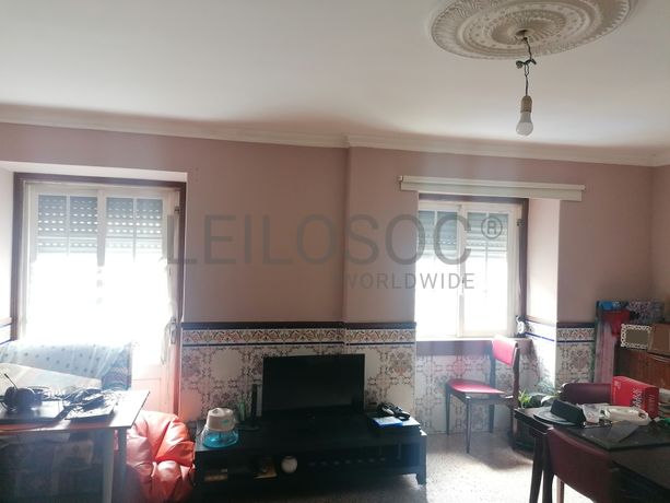 Apartamento T2 c/ logradouro · Amadora