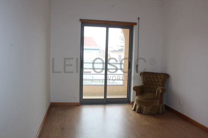 Apartamento T3 c/ Arrecadação · Seixal