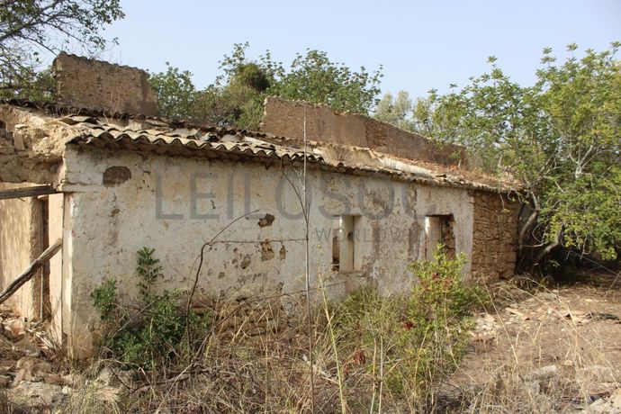 Moradias (Ruínas) + Terreno ·  Boliqueime, Loulé