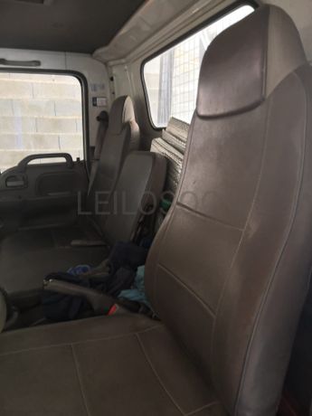 Isuzu NPR 65 · Ano 1996