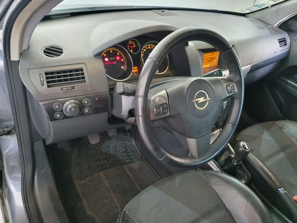 Opel Astra 1.7 CDTI · Ano 2005