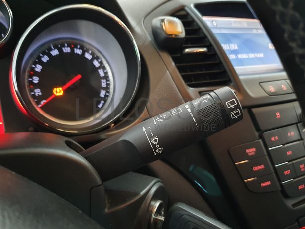 Opel Insignia 2.0 CDTI · Ano 2010