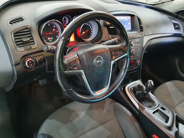 Opel Insignia 2.0 CDTI · Ano 2010