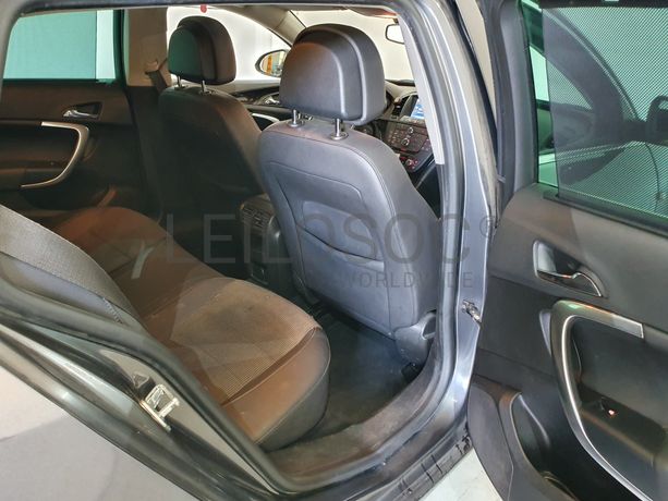 Opel Insignia 2.0 CDTI · Ano 2010