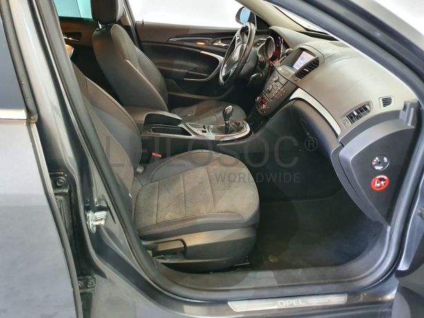 Opel Insignia 2.0 CDTI · Ano 2010