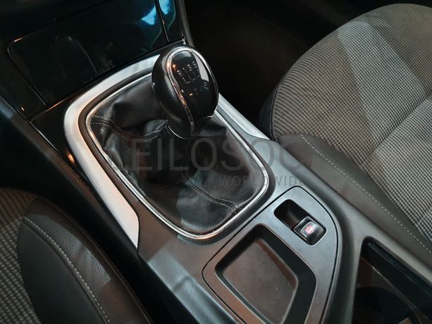 Opel Insignia 2.0 CDTI · Ano 2010