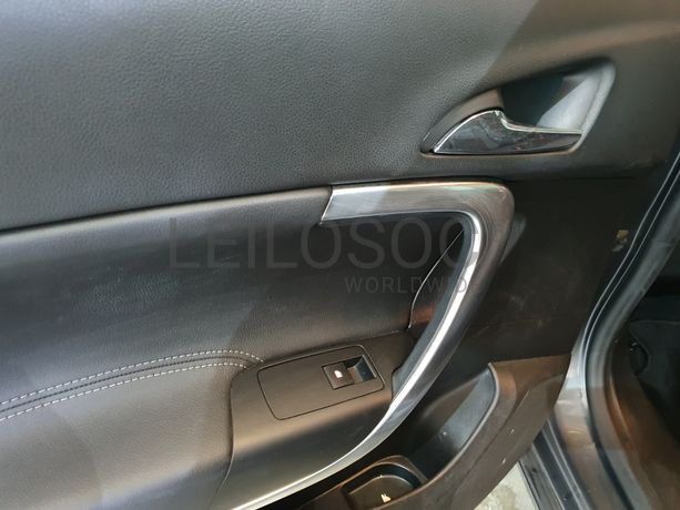 Opel Insignia 2.0 CDTI · Ano 2010