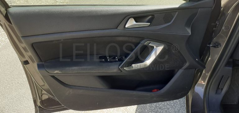 Peugeot 308 SW 1.6 HDI · Ano 2015