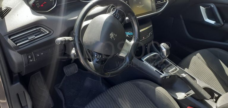 Peugeot 308 SW 1.6 HDI · Ano 2015