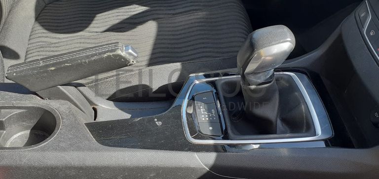 Peugeot 308 SW 1.6 HDI · Ano 2015