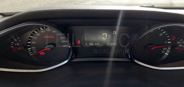 Peugeot 308 SW 1.6 HDI · Ano 2015